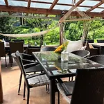 Nadstandardny S Terasou A Parkovanim Apartment