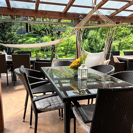 Nadštandardný S Terasou Apartmán