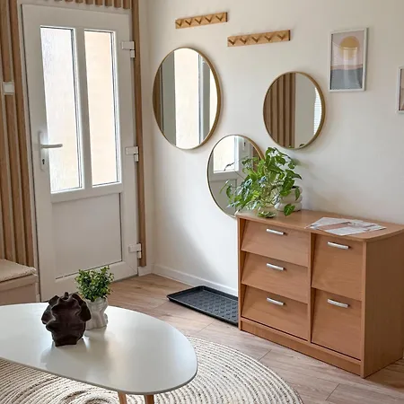 Nadstandardny S Terasou A Parkovanim Appartement