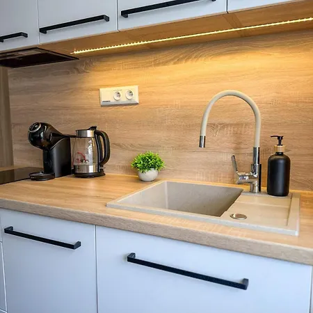 Appartement Nadstandardny S Terasou A Parkovanim