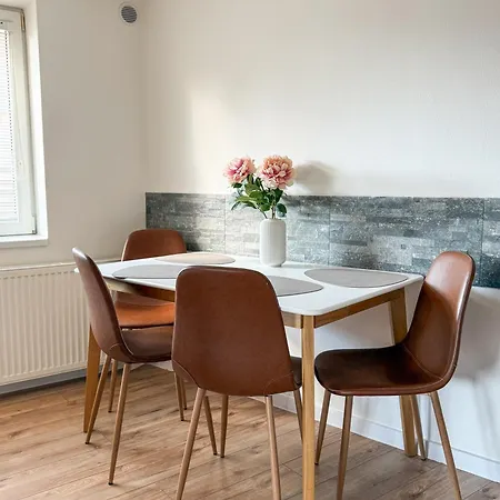 Nadstandardny S Terasou A Parkovanim Appartement *