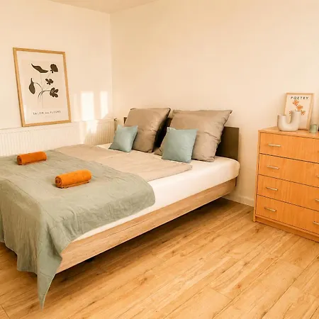 Nadstandardny S Terasou A Parkovanim Appartement *