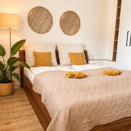 Appartement Nadstandardny S Terasou A Parkovanim *