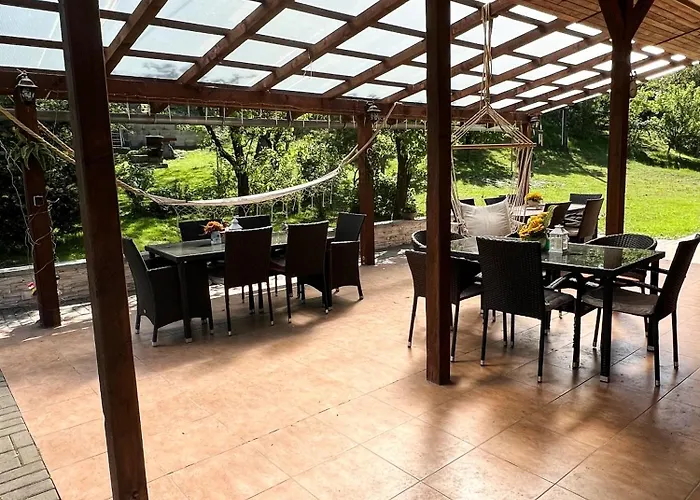 Nadstandardny S Terasou 아파트